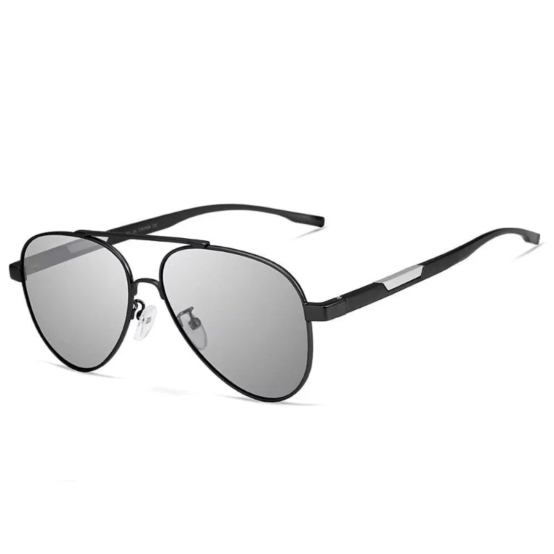 Classic Aviator Sunglasses with Metal Frame - Image 4