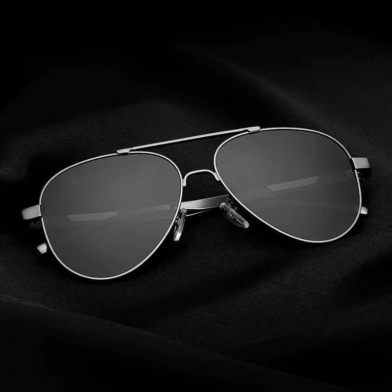 Classic Aviator Sunglasses with Metal Frame - Image 6