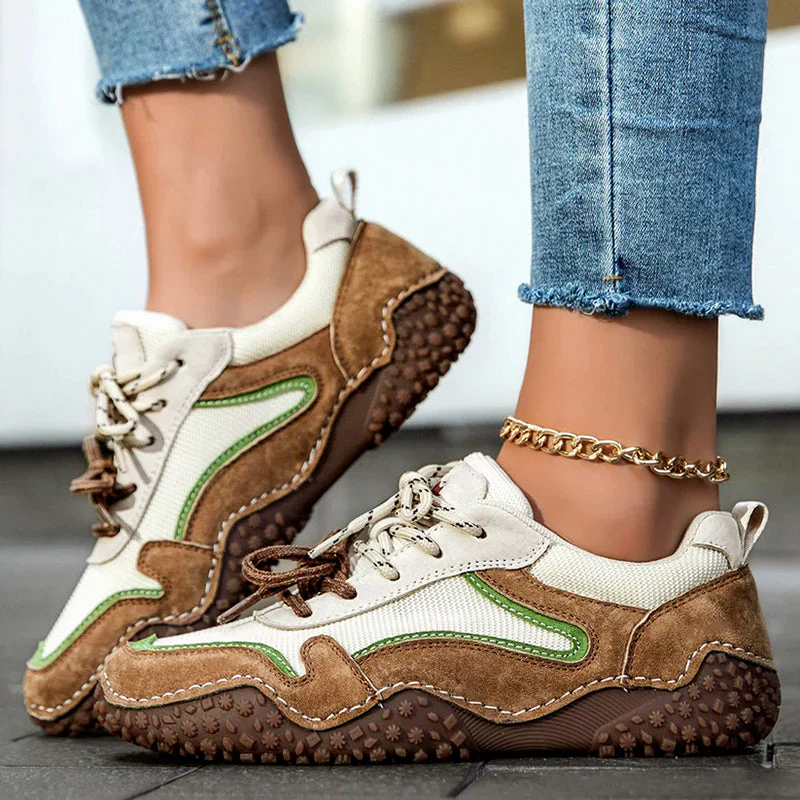 Sofia Amoretti Leather Sneakers with Textured Sole - Image 2